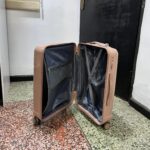 RoséVault Spinner Suitcase - Image 3